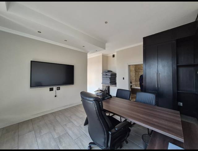 549M² OFFICE TO LET IN ROSEBANK